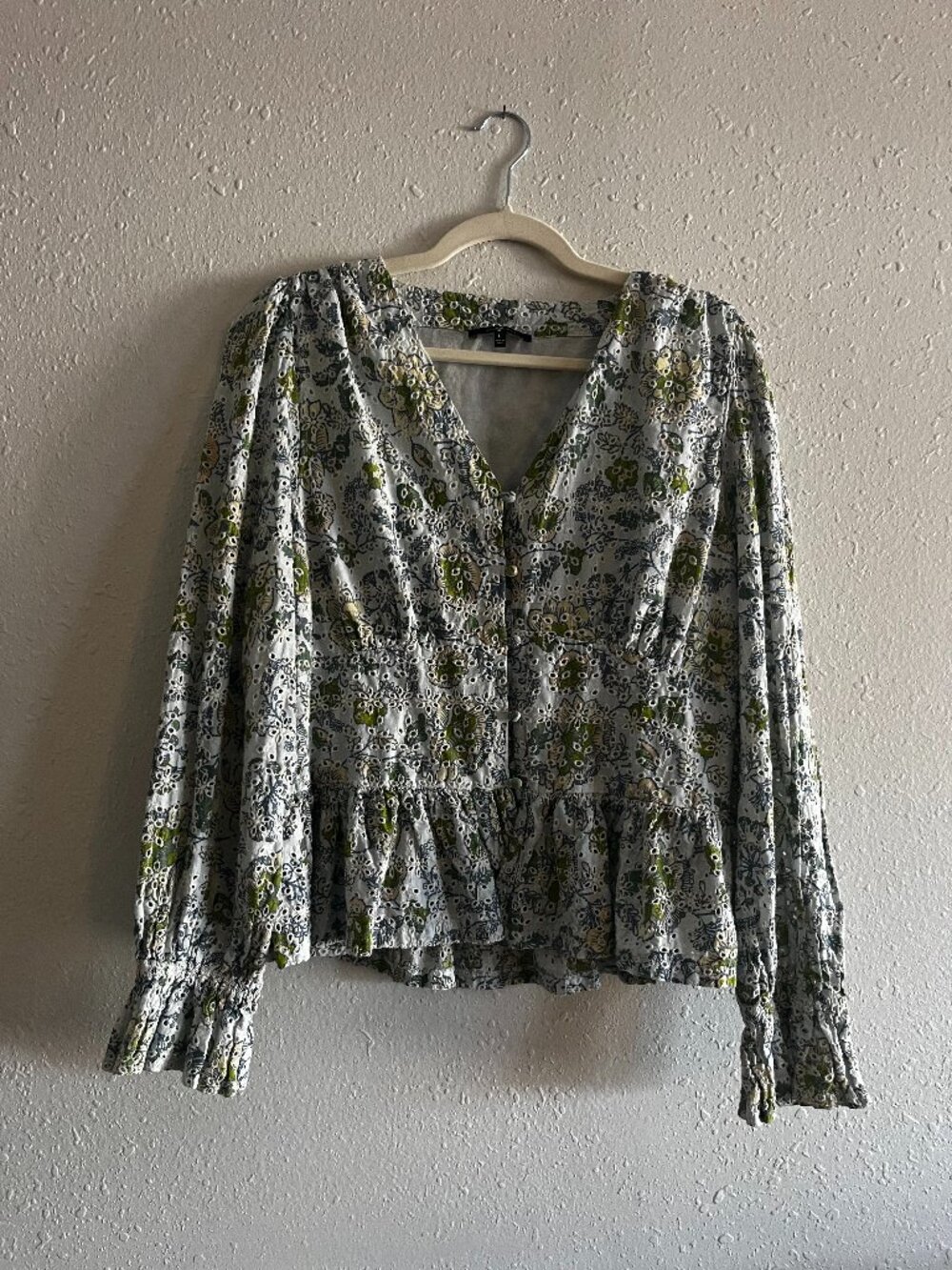 7 For All Mankind Floral Eyelet Blouse Women's L 100% Cotton Long Sleeve